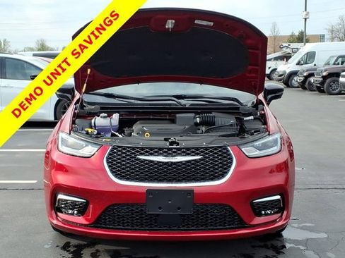 New 2026 Chrysler Pacifica Select FWD image 25