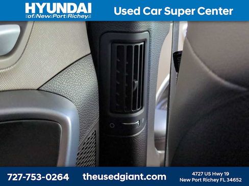 Used 2015 Hyundai Santa Fe Limited w/ Option Group 04 FWD image 39