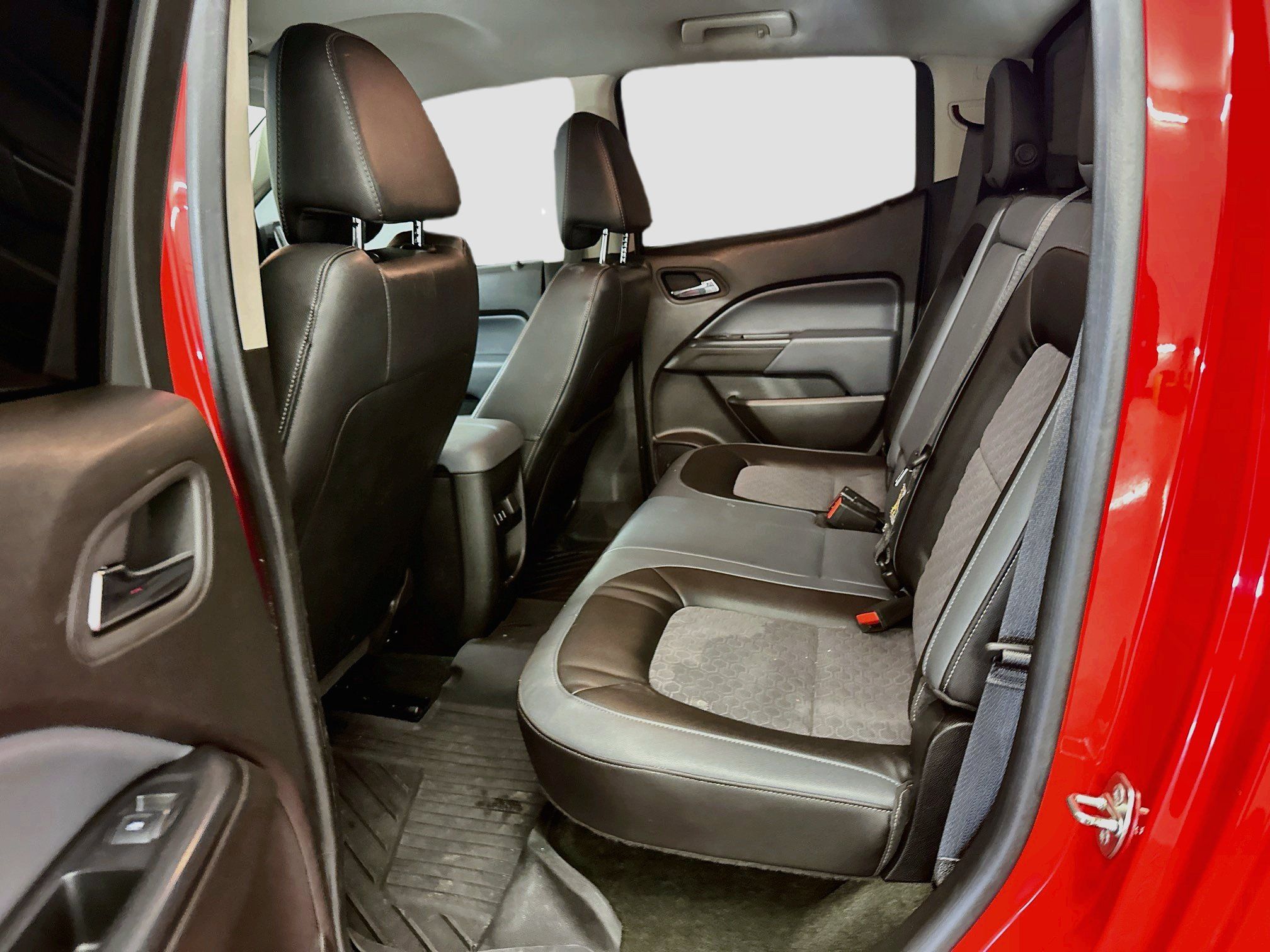 Used 2016 Chevrolet Colorado Z71 AWD/4WD image 29