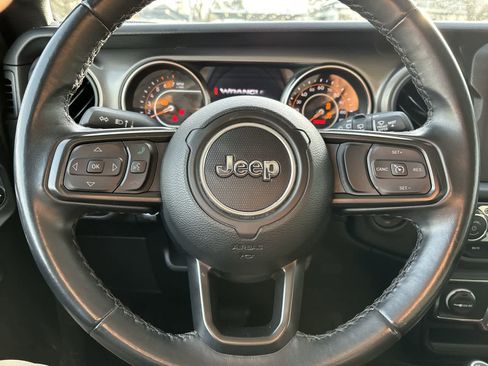 Used 2021 Jeep Wrangler Unlimited Sport image 6
