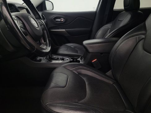 Used 2020 Jeep Cherokee Limited image 17