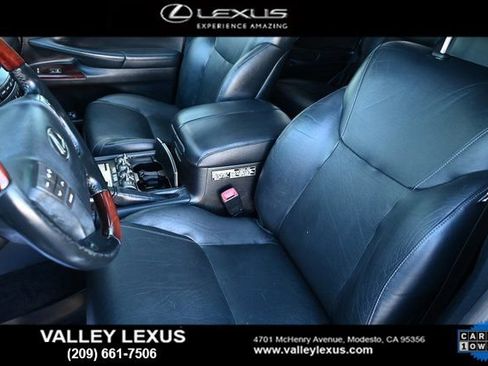 Used 2013 Lexus LX 570 4WD w/ Luxury Pkg image 10
