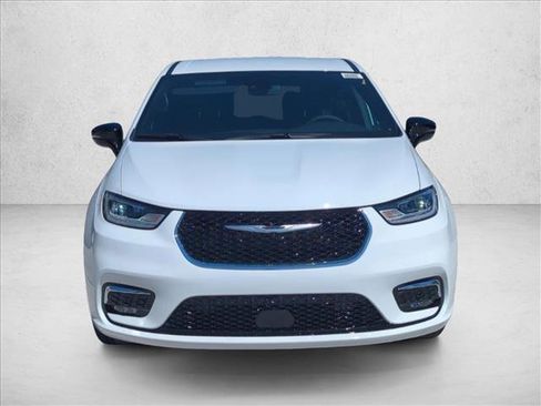 New 2026 Chrysler Pacifica Select image 5