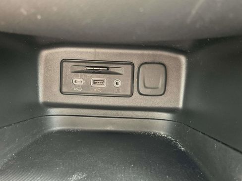 Used 2023 Chevrolet Equinox RS w/ RS Leather Package FWD image 18
