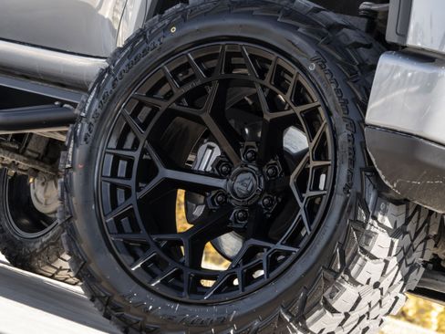 Used 2025 GMC Sierra 1500 Elevation image 41