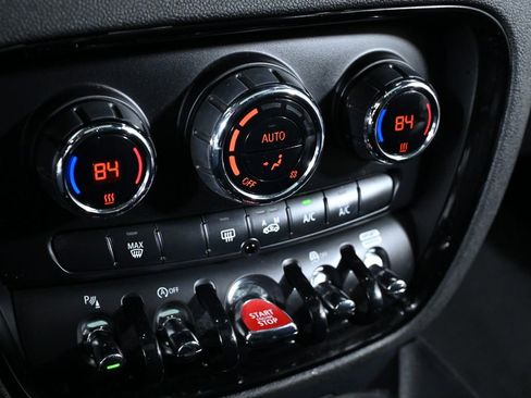 Used 2018 MINI Cooper Clubman image 16