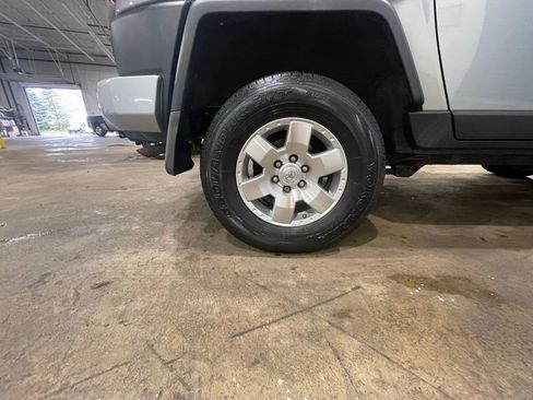 Used 2010 Toyota FJ Cruiser 4WD image 7