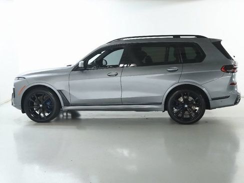 Used 2023 BMW X7 xDrive40i w/ M Sport Package AWD/4WD image 4