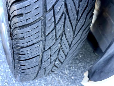 Used 2011 Cadillac DTS Luxury image 39