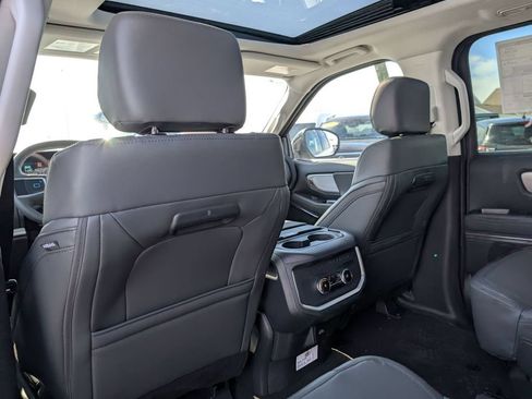 New 2026 Ford Expedition Active AWD/4WD image 50