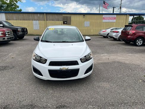 Used 2015 Chevrolet Sonic LT FWD image 3