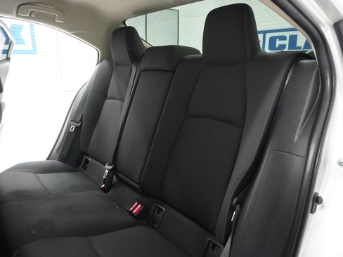 Used 2021 Toyota Corolla LE image 29