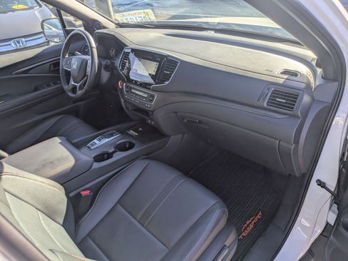 Used 2025 Honda Passport TrailSport image 36