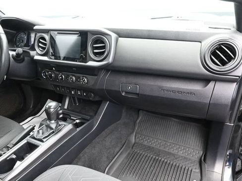 Used 2019 Toyota Tacoma TRD Sport w/ Technology Package AWD/4WD image 34