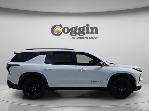 New 2026 Chevrolet Traverse LT w/ Midnight/Sport Edition FWD image 6