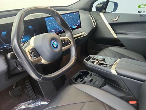 Used 2024 BMW iX xDrive50 w/ Sport Package AWD/4WD image 21