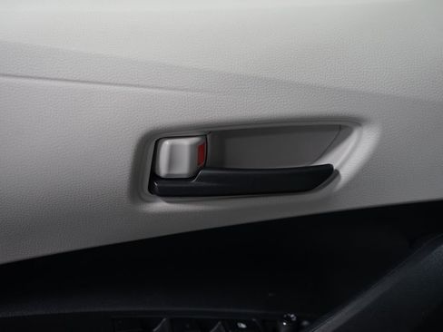 Certified 2022 Toyota Corolla LE image 28