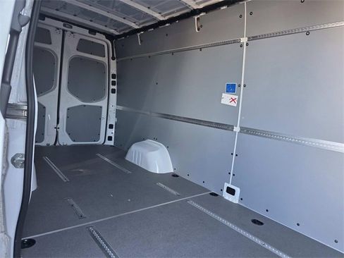 Used 2024 Mercedes-Benz Sprinter 3500 image 4