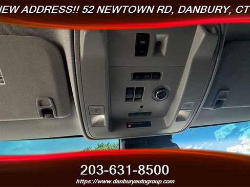 Used 2015 GMC Yukon Denali w/ Touring Package AWD/4WD image 25