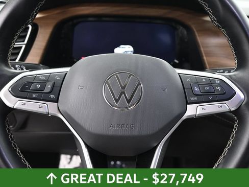 Used 2024 Volkswagen Atlas SE AWD/4WD image 32