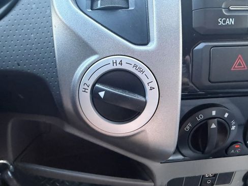 Used 2012 Toyota Tacoma 4x4 Double Cab w/ SR5 Pkg image 10