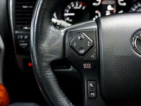 Used 2022 Toyota Sequoia Platinum AWD/4WD image 43