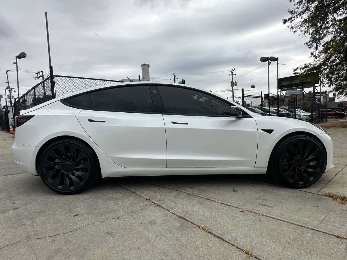 Used 2021 Tesla Model 3 Standard Range Plus RWD image 4