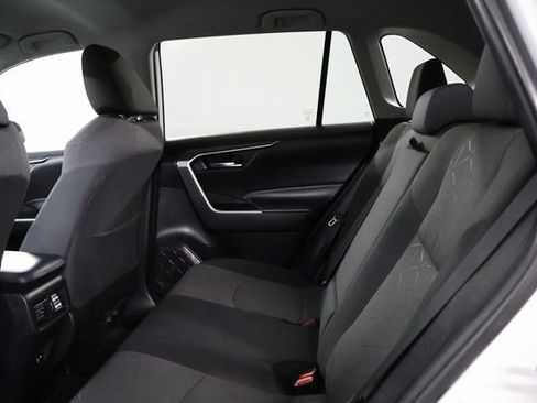 Used 2021 Toyota RAV4 XLE image 27