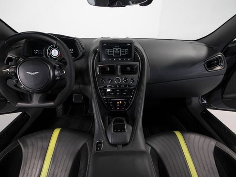 Used 2019 Aston Martin DB11 AMR image 27