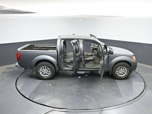 Used 2017 Nissan Frontier SV w/ SV Value Truck Package RWD image 32
