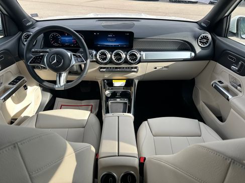 Certified 2025 Mercedes-Benz GLB 250 4MATIC image 10