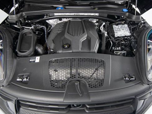 New 2026 Porsche Macan AWD/4WD image 41