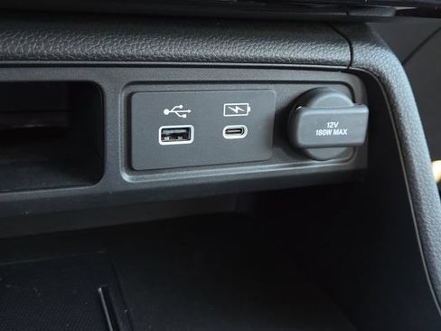 Used 2025 Honda Pilot Elite image 14