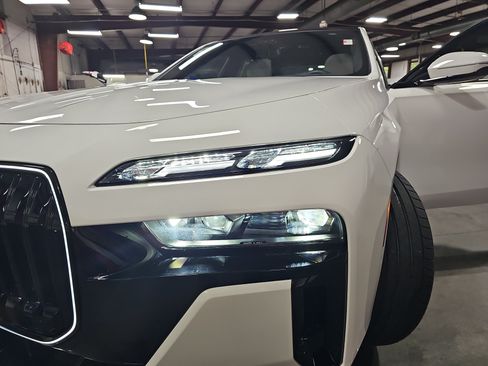 Certified 2025 BMW 760i xDrive w/ Executive Package AWD/4WD image 34