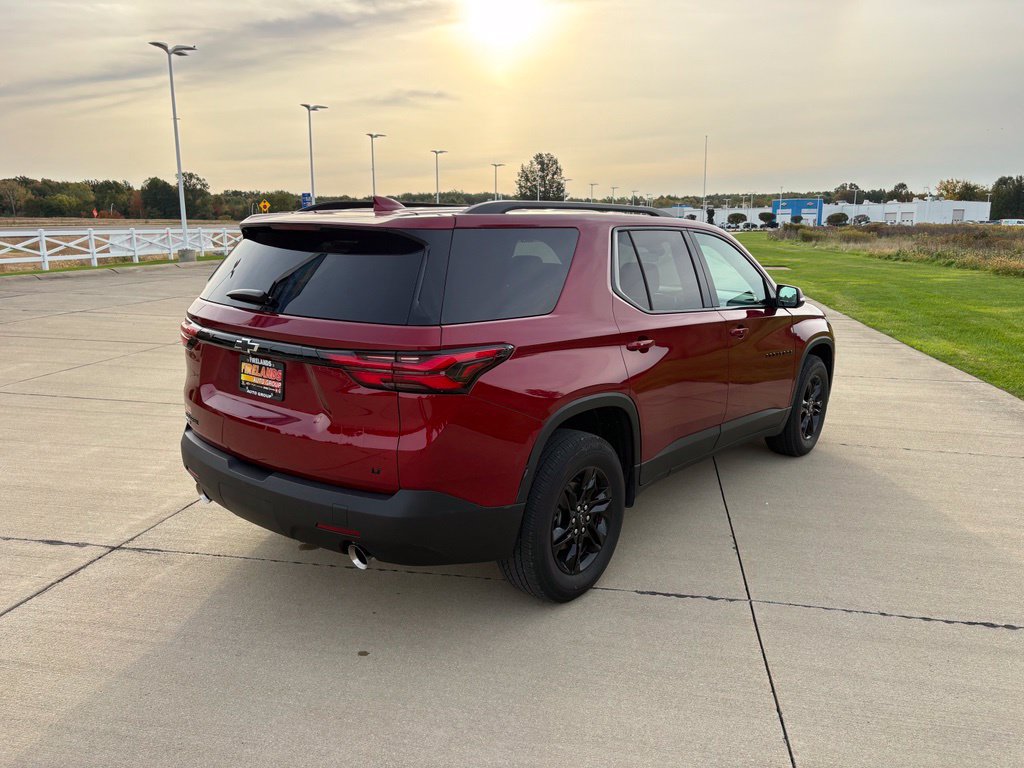 Used 2024 Chevrolet Traverse LT FWD image 6