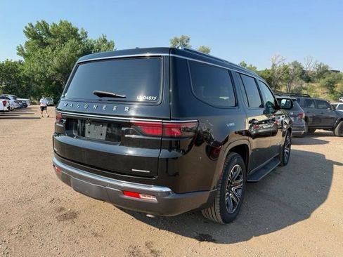 Used 2022 Jeep Wagoneer Series III AWD/4WD image 5