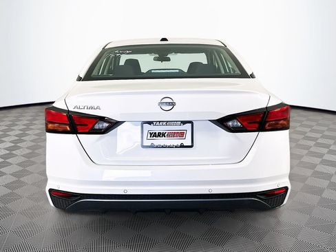 New 2026 Nissan Altima 2.5 SV FWD image 9