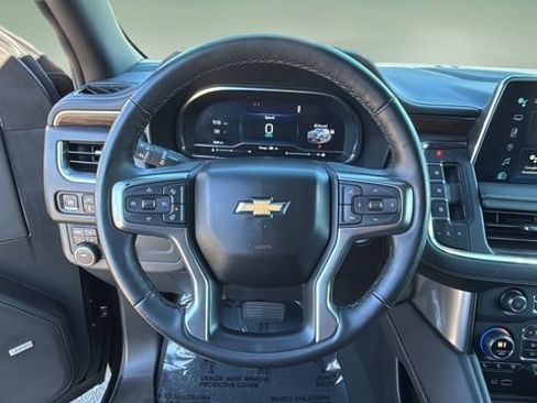 Used 2024 Chevrolet Suburban Premier image 11