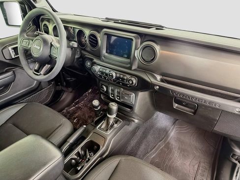 Used 2023 Jeep Wrangler Sport AWD/4WD image 19