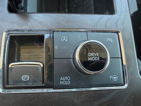 Used 2018 Lincoln Navigator Reserve w/ Technology Package image 18