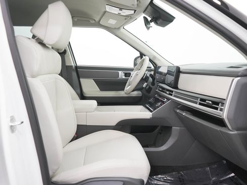 Used 2024 Hyundai Santa Fe SEL AWD/4WD image 13