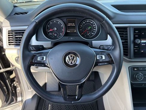 Used 2019 Volkswagen Atlas SE w/ Panoramic Sunroof Package FWD image 11