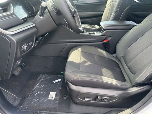 New 2025 Jeep Grand Cherokee L Laredo w/ Luxury Tech Group I image 12