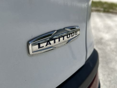 Used 2014 Jeep Cherokee Latitude FWD image 12