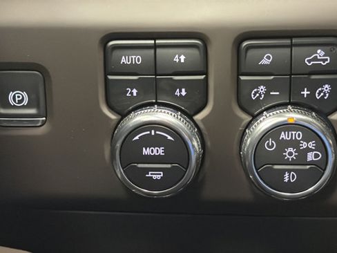 Used 2026 GMC Sierra 1500 Denali w/ Technology Package AWD/4WD image 32