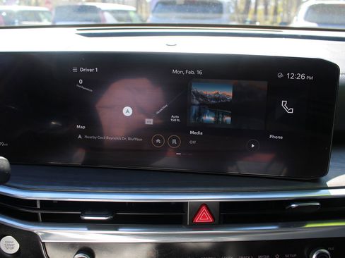 Certified 2024 Kia Sorento SX Prestige image 31