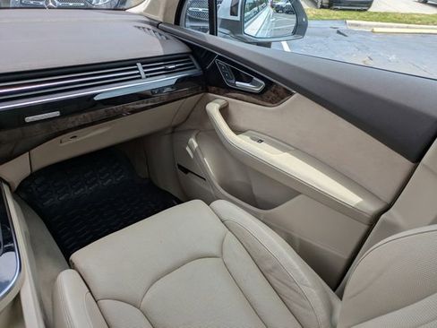 Used 2018 Audi Q7 3.0T Prestige AWD/4WD image 18