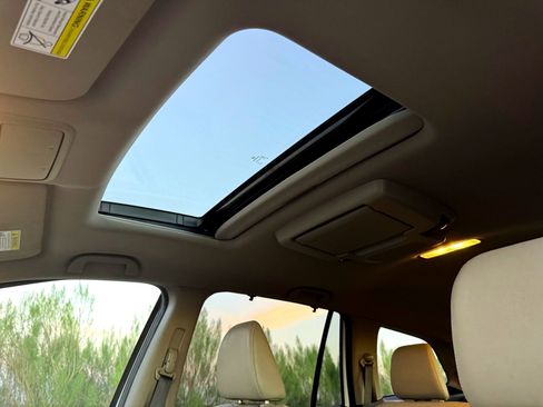 Used 2021 Honda Pilot Touring image 14