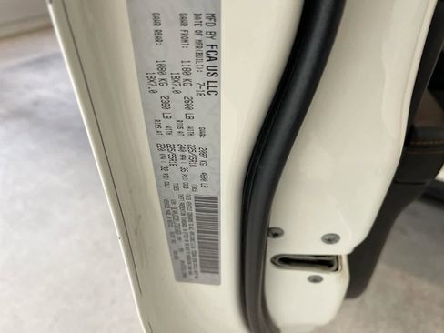 Used 2018 Jeep Compass Limited image 28