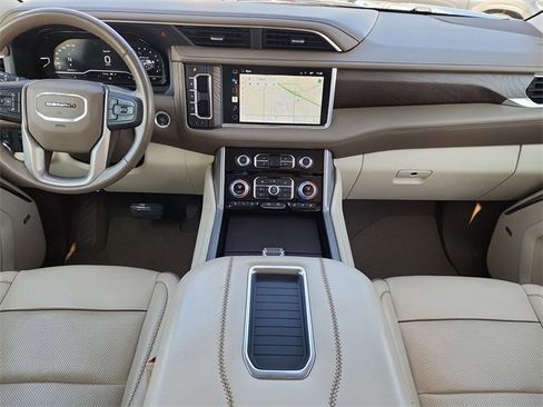 Used 2022 GMC Yukon Denali w/ Denali Ultimate Package image 22